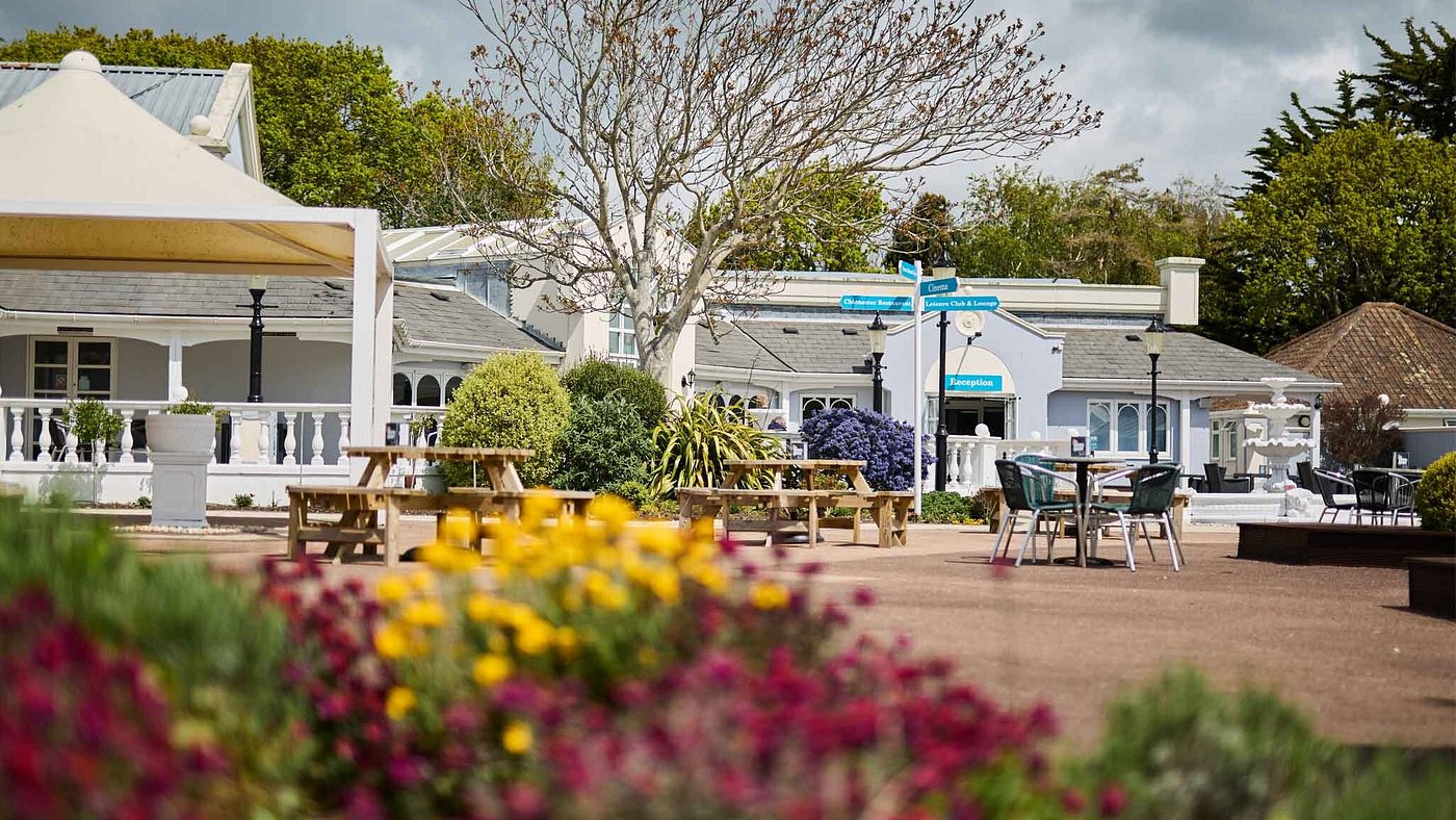 WARNER HOTELS LAKESIDE Updated 2024 (Hayling Island)