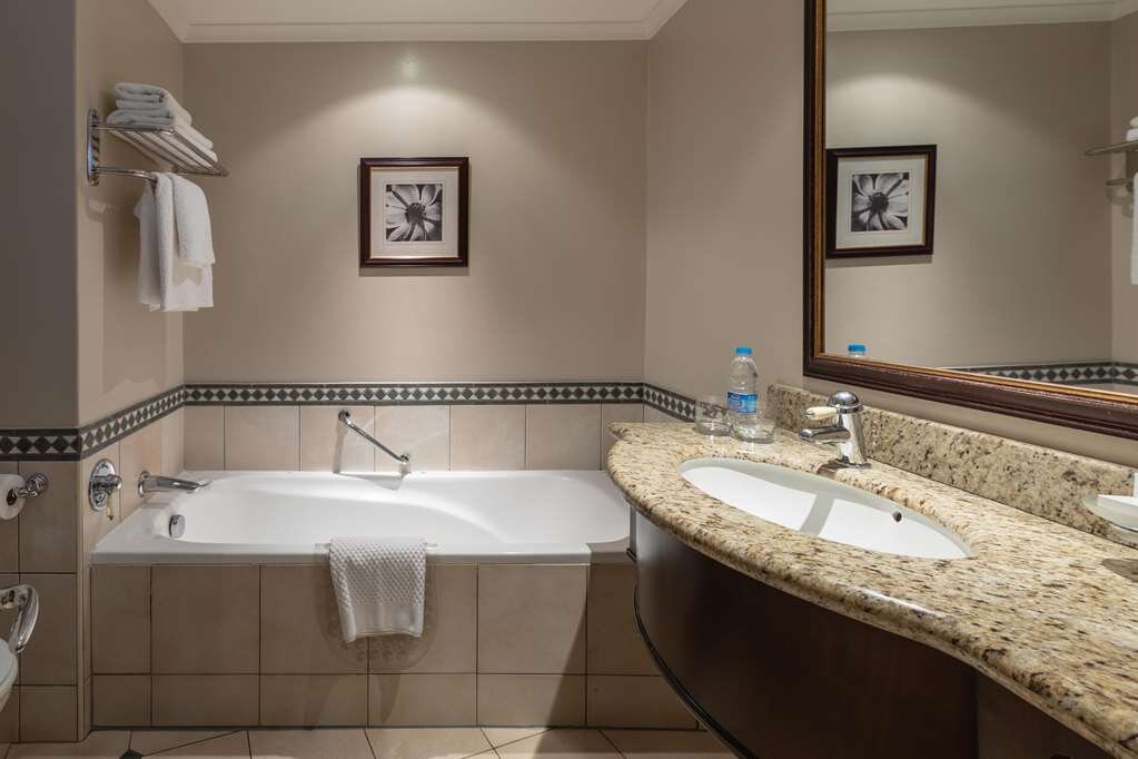 Hotel photo 11 of Southern Sun Emnotweni.