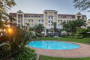 StayEasy Mbombela in Nelspruit, image may contain: Resort, Hotel, Villa, City