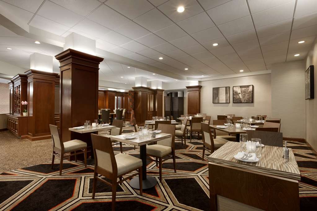 Hotel photo 36 of Hilton Arlington.