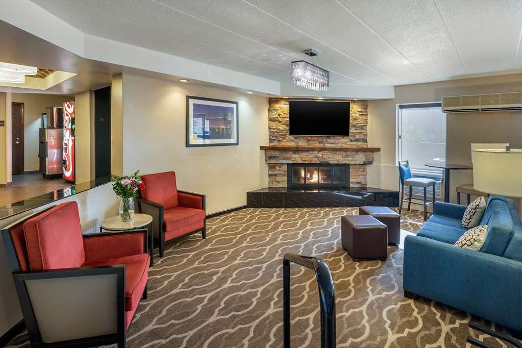 Hotel photo 9 of Comfort Inn Airport.