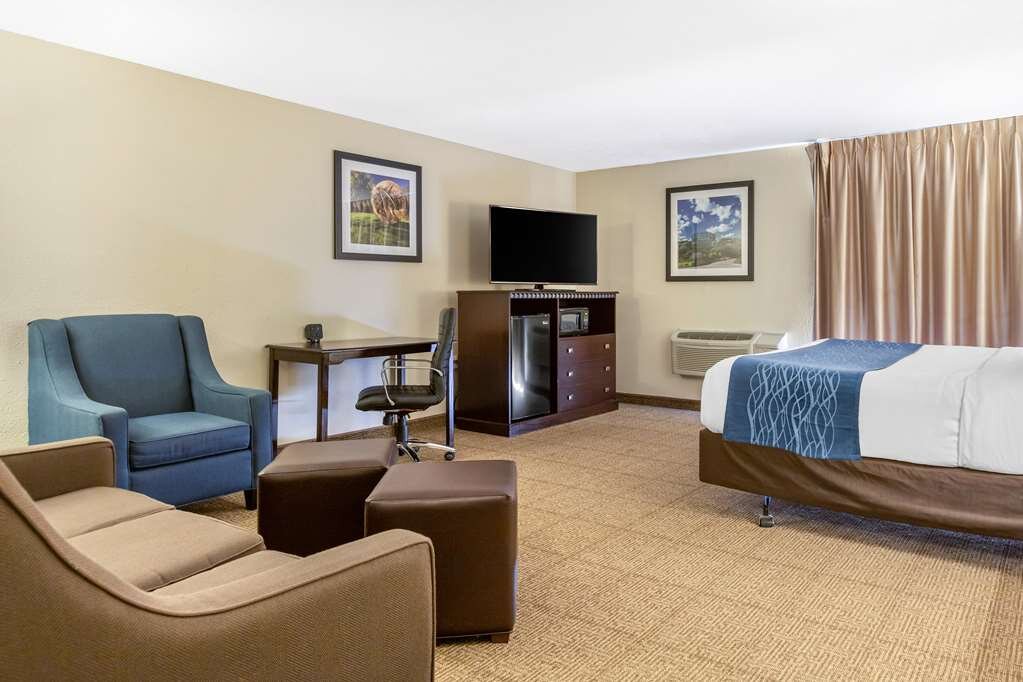 Hotel photo 7 of Comfort Inn Airport.