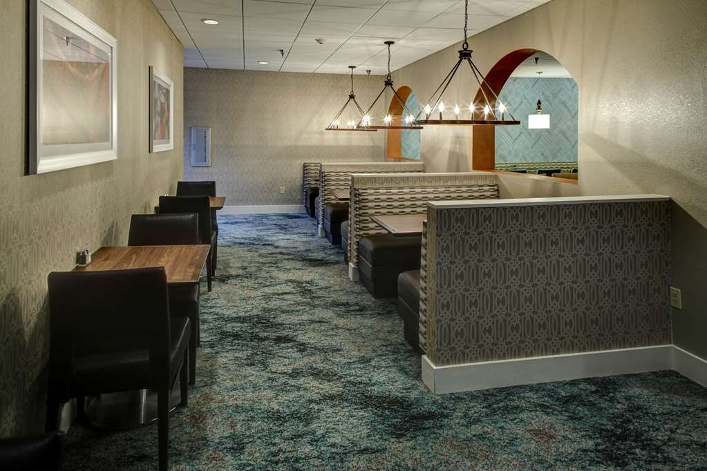 Hotel photo 17 of Embassy Suites by Hilton Williamsburg.