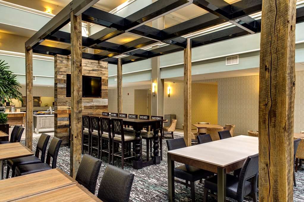 Hotel photo 24 of Embassy Suites by Hilton Williamsburg.