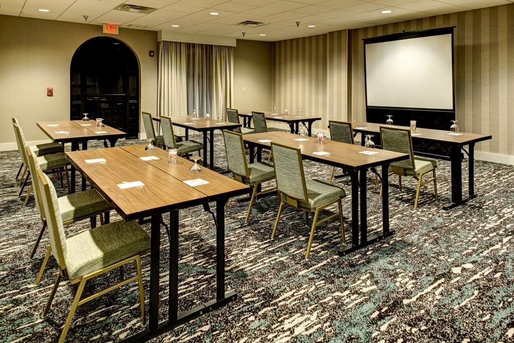 Hotel photo 19 of Embassy Suites by Hilton Williamsburg.