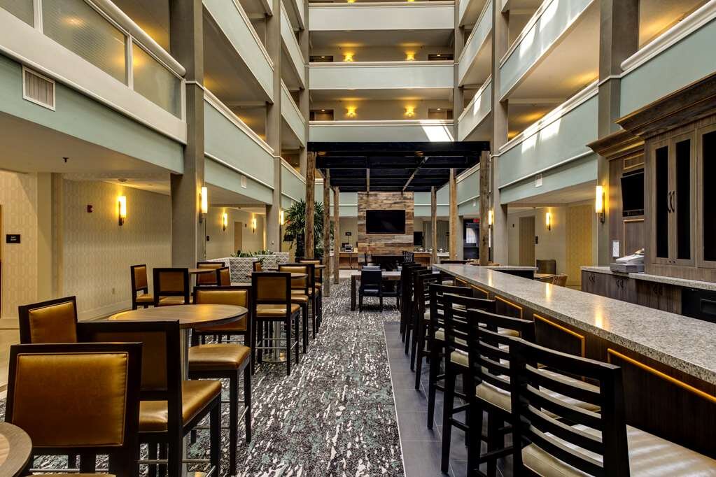 Hotel photo 38 of Embassy Suites by Hilton Williamsburg.