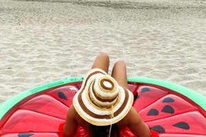 Pool & Beach