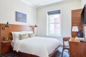 Room & Suite