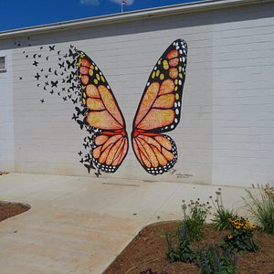 What Lifts You Mural located on the first floor near Anthropologie. -  Picture of The Gardens On El Paseo, Palm Desert - Tripadvisor