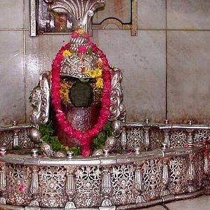 places to visit near ujjain within 50 km