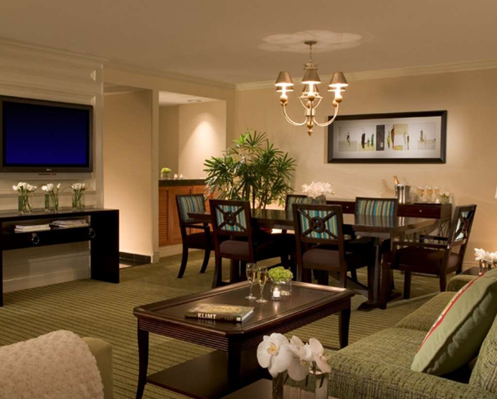 Hotel photo 6 of Hilton Orlando Lake Buena Vista - Disney Springs Area.
