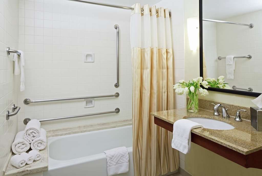Hotel photo 6 of Hilton Alexandria Mark Center.