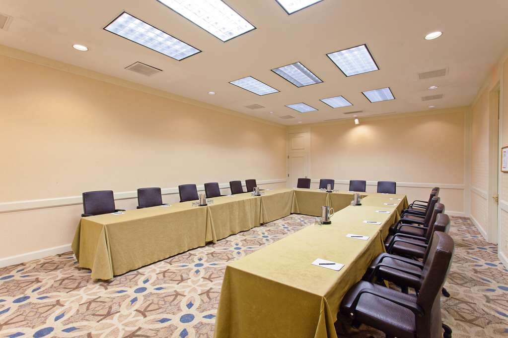 Hotel photo 14 of Hilton Alexandria Mark Center.