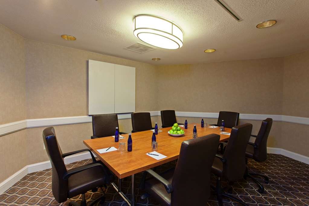 Hotel photo 13 of Hilton Alexandria Mark Center.
