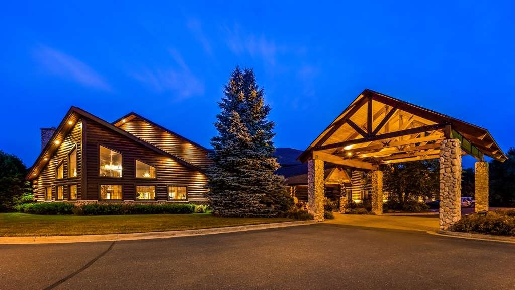 BEST WESTERN NORTHWOODS LODGE $122 ($̶1̶4̶8̶) - Updated 2023 Prices ...