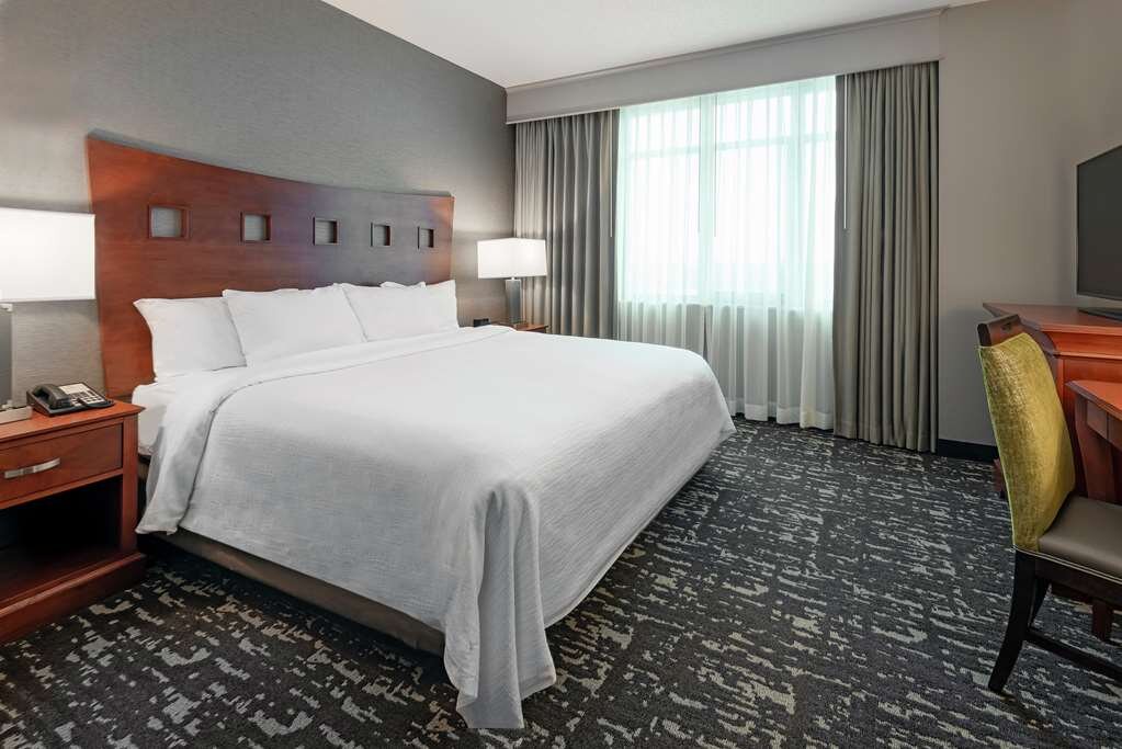 Hotel photo 2 of Embassy Suites by Hilton St. Louis St. Charles.