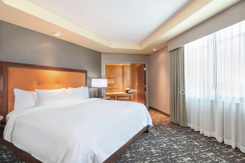 Hotel photo 5 of Embassy Suites by Hilton St. Louis St. Charles.
