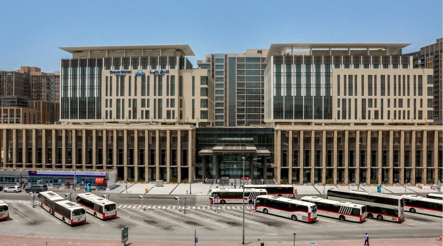 Seize the days at Days Hotel by Wyndham Dubai Deira. 
Hotel easily accessible to the bus station. 
