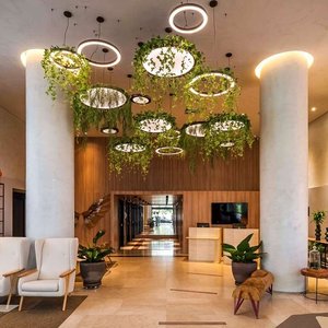 Grand Mercure SP Itaim Bibi in Sao Paulo, image may contain: Foyer, Indoors, Plant, Home Decor