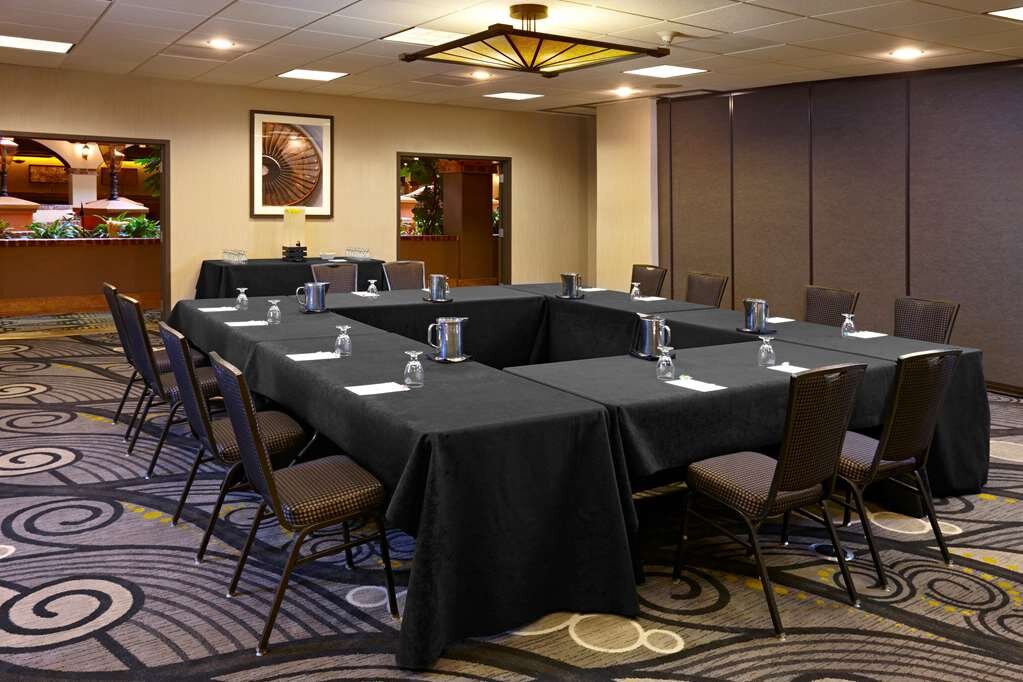 Hotel photo 16 of Embassy Suites by Hilton Los Angeles International Airport South.