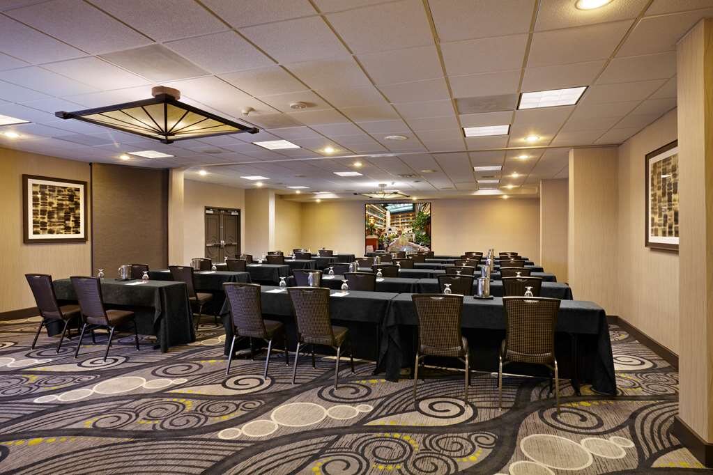 Hotel photo 25 of Embassy Suites by Hilton Los Angeles International Airport South.