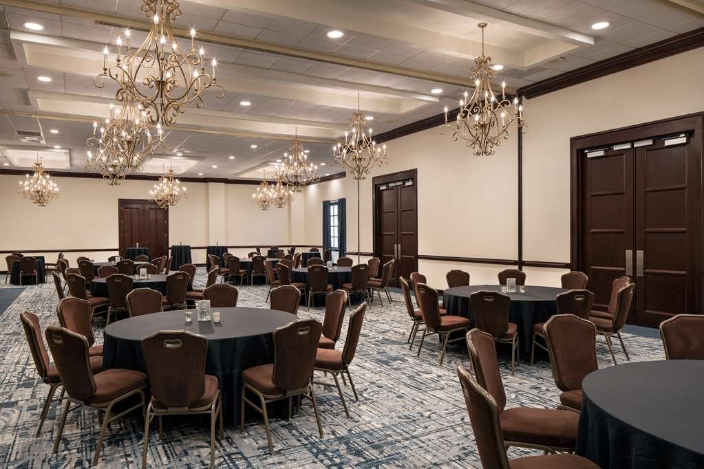 Hotel photo 9 of Embassy Suites by Hilton New Orleans.