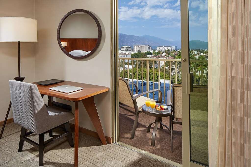 Hotel photo 1 of Hilton Pasadena.
