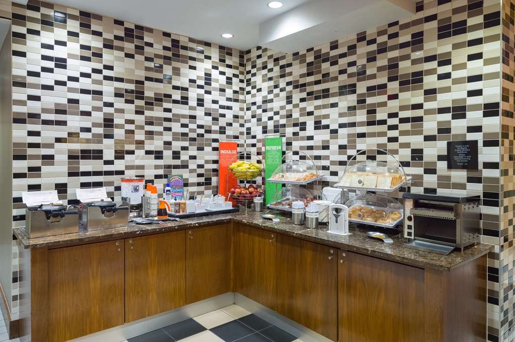 Hotel photo 8 of Hampton Inn Manhattan-Madison Square Garden Area.