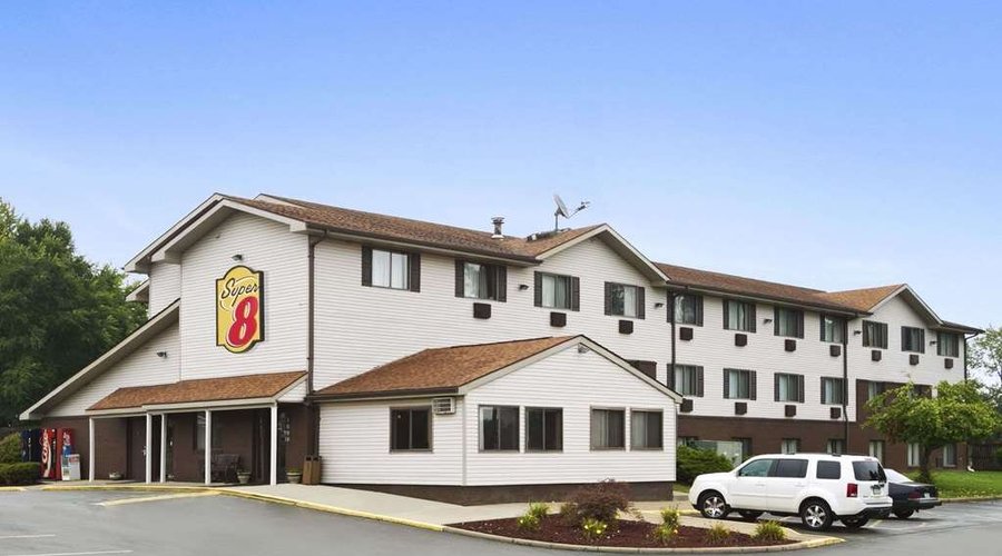 Welcome to the Super 8 New Castle