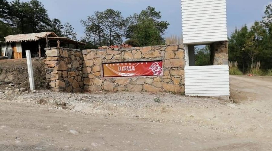 La granja en Tlaxiaco es un restaurant rodeado de naturaleza, un excelente lugar para despejar la mente y disfrutar en familia de un delicioso desayuno al aire libre, disfruta del kayak y de todos los juegos infantiles.