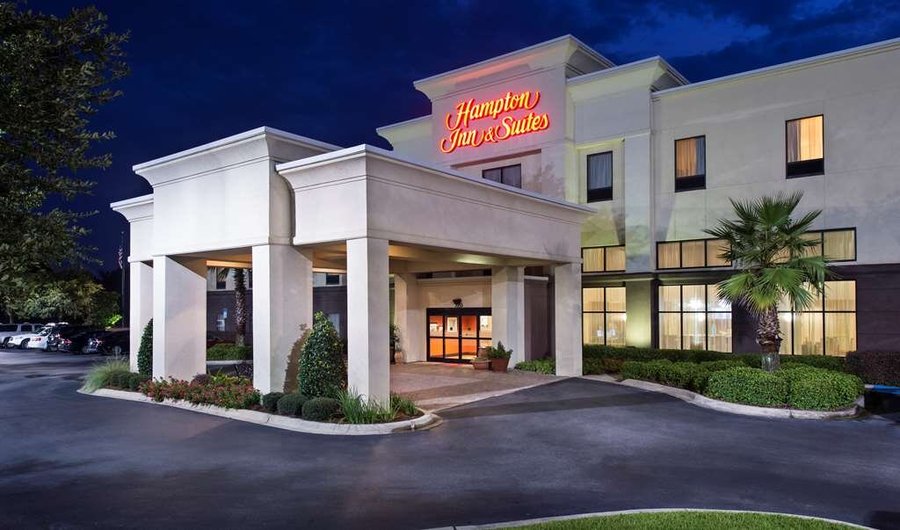 top pet friendly hotels in pensacola florida hotelscom on pet friendly hotels north pensacola florida