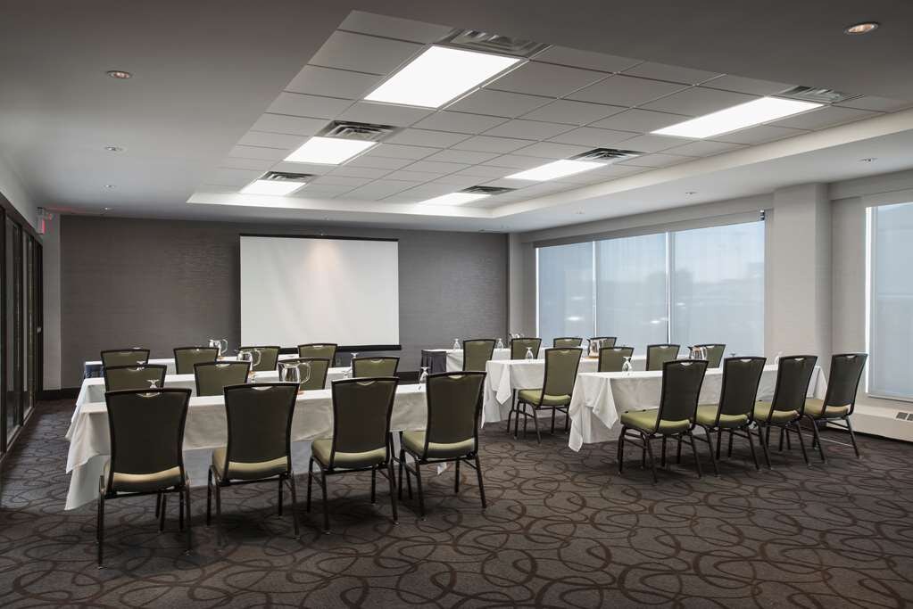 Hotel photo 14 of Hilton Winnipeg Airport Suites.