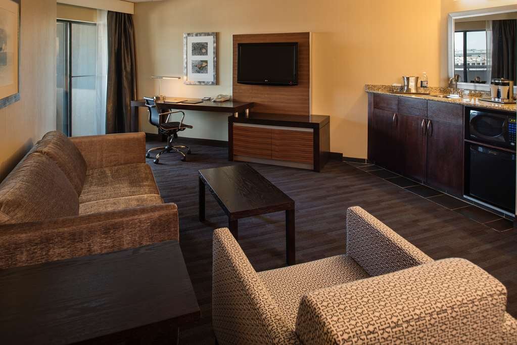 Hotel photo 7 of Hilton Winnipeg Airport Suites.