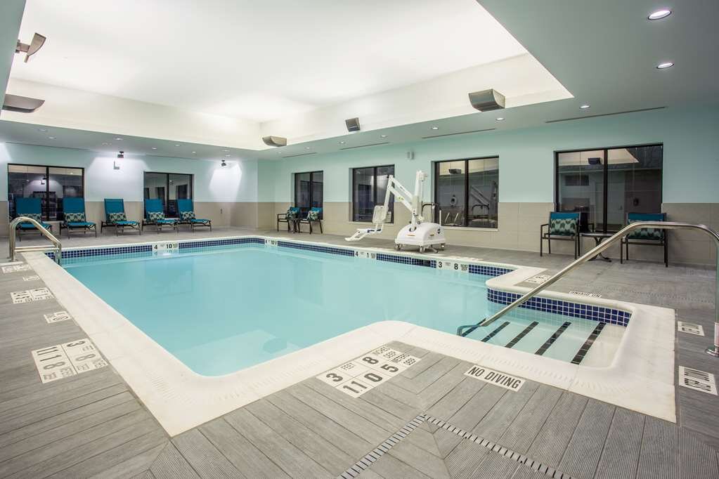 Hotel photo 1 of Hampton Inn & Suites Yonkers Westchester.
