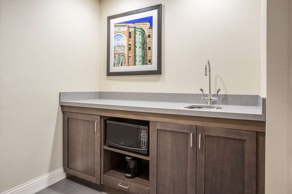 Hotel photo 8 of Hampton Inn & Suites Yonkers Westchester.