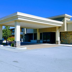 COMFORT INN $105 ($̶1̶3̶2̶) - Updated 2023 Prices & Hotel Reviews ...