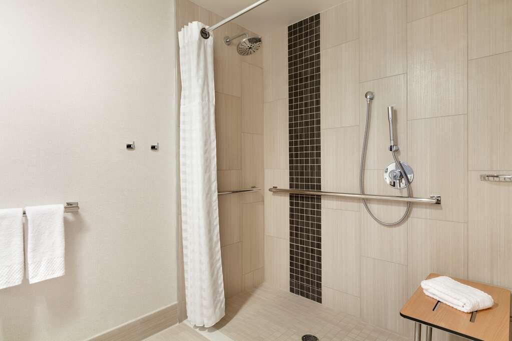 Hotel photo 16 of Embassy Suites by Hilton Hotel Monterey Bay - Seaside.
