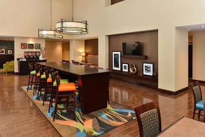 Hotel photo 15 of Hampton Inn & Suites Harvey/New Orleans West Bank.