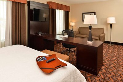Hotel photo 4 of Hampton Inn & Suites Harvey/New Orleans West Bank.