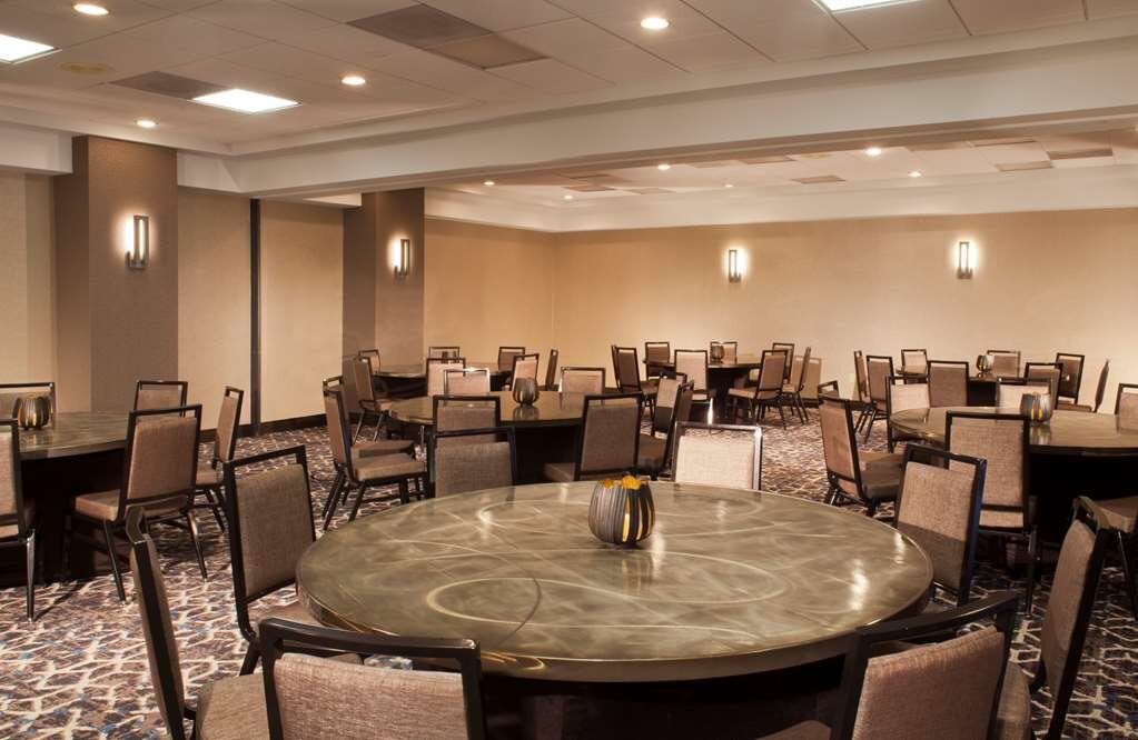Hotel photo 63 of Embassy Suites by Hilton Dulles Airport.