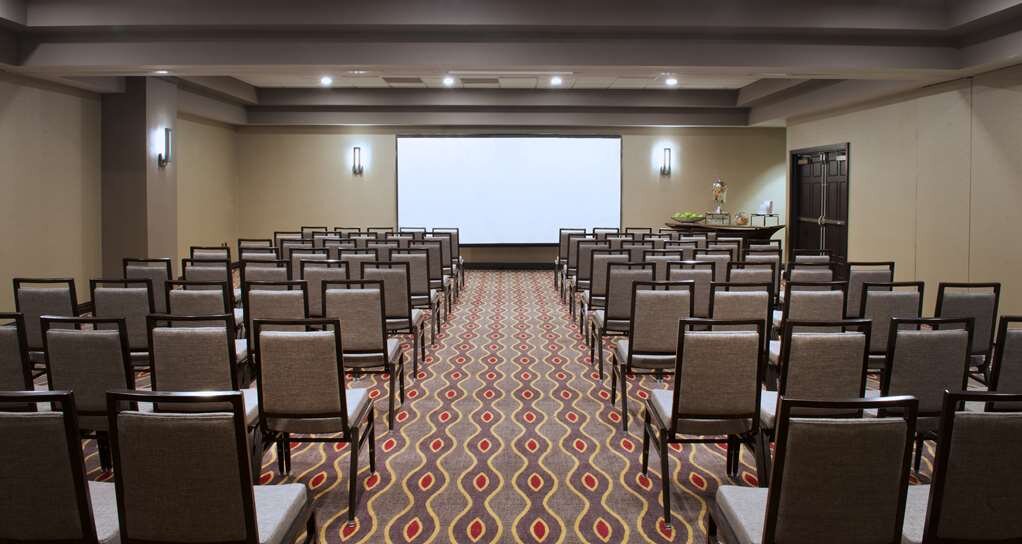 Hotel photo 24 of Embassy Suites by Hilton Dulles Airport.