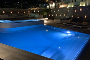 Pool & Beach