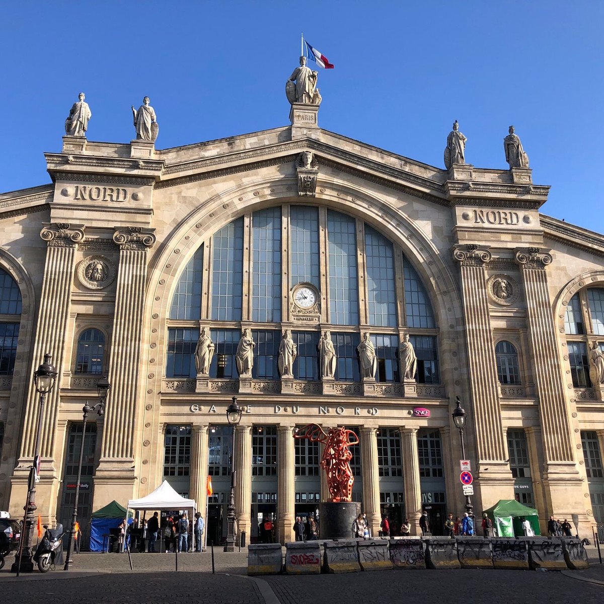 Gare du Nord : une bombe datant de la Seconde Guerre mondiale a été trouvée, entraînant une interruption complète du trafic