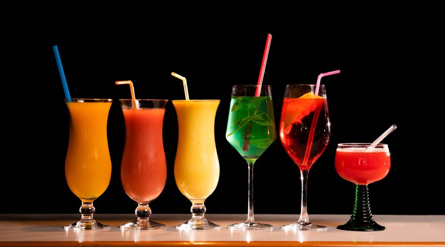 Speziale indische Getränke: Mango Lassi Lytchi Juice Guava Juice Hugo Little India Apéro Spritz. 