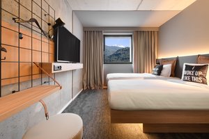 Room & Suite