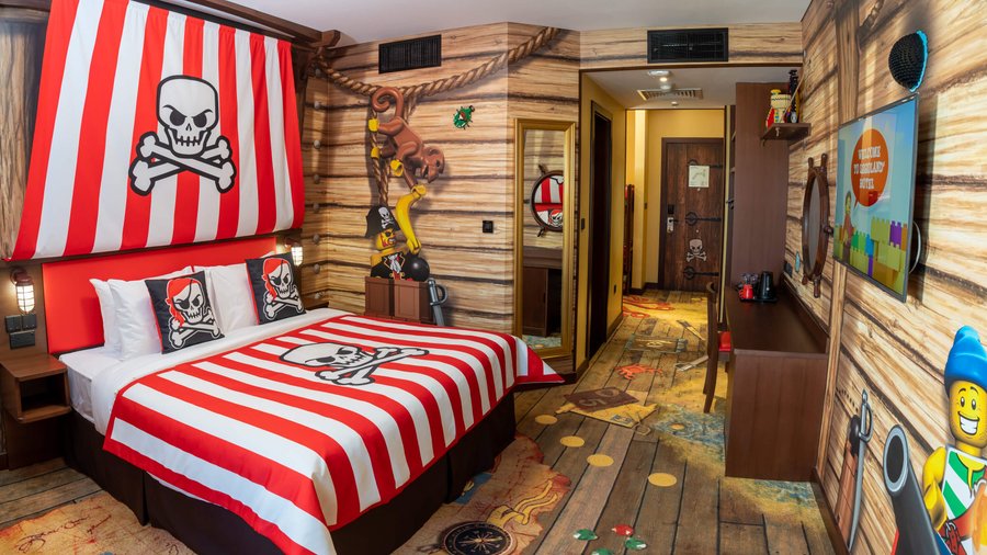 Pirate Fully Themed Room