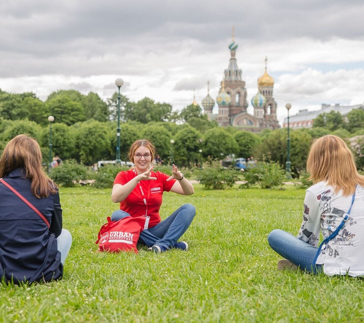 Где можно погулять в питере летом. Фотограф Санкт-Петербург прогулка. Гиды Санкт-Петербург индивидуальные. Экскурсовод по Питеру. Санкт-Петербург гулять.