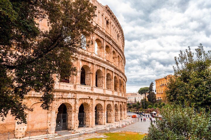 2023 Skip the Line: Colosseum, Roman Forum & Palatine Hill Guided Tour