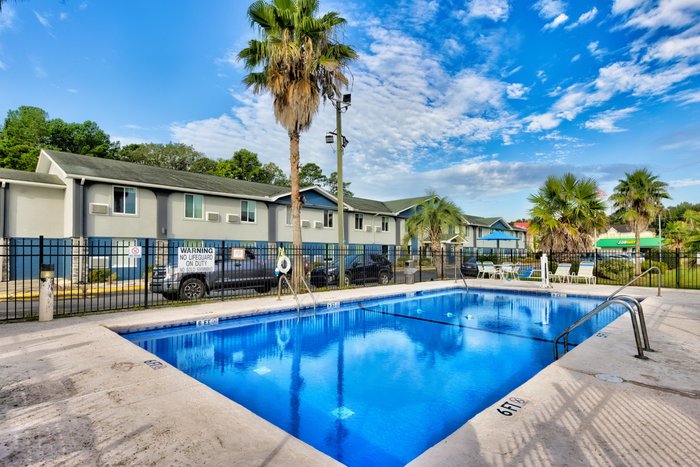 DAYS INN BY WYNDHAM SAVANNAH GATEWAY I-95 $71 ($̶9̶1̶) - Updated 2024 ...