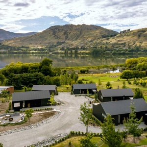 The Cottages at Lake Hayes in the summer